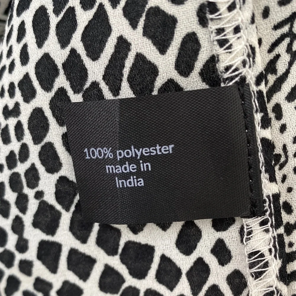 Lane Bryant Monochrome Sleeveless Blouse - Picture 7 of 7